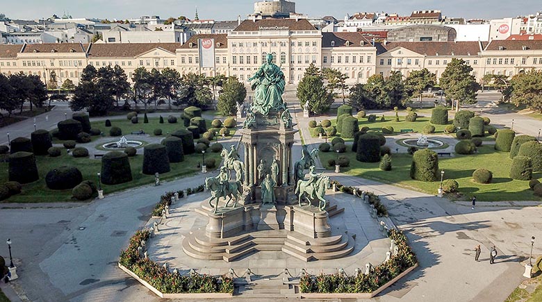 Площадь Марии Терезии