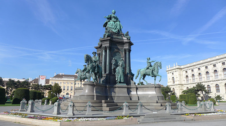 Площадь Марии Терезии